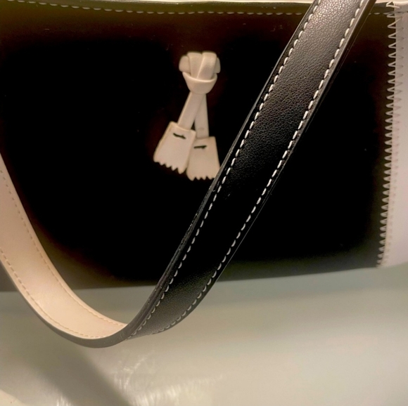 Jones New York Black and White Tuxedo Tassel Clutch EUC - Picture 13 of 16